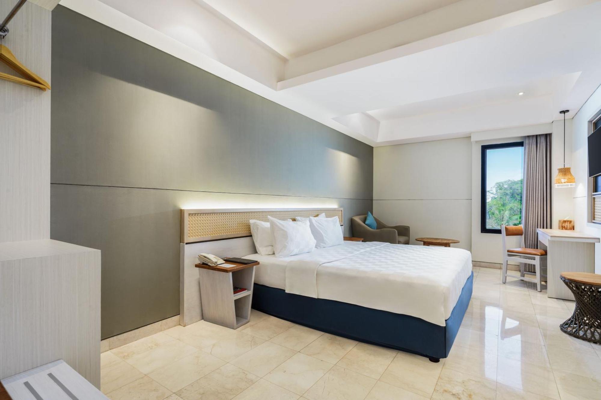 Hotel Swiss-Belcourt Lombok Praya Exterior foto